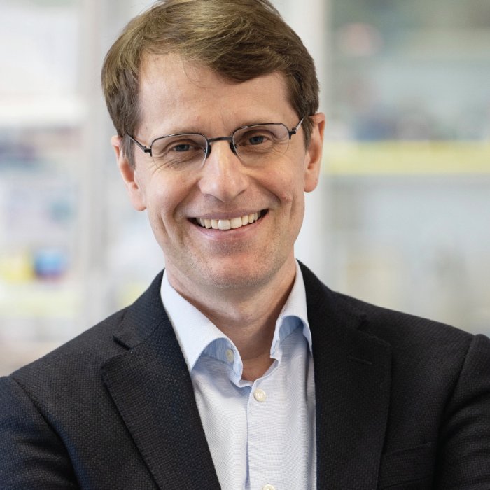 Frontiers brings home its first top researcher: Botond Roska to form a research group in Hungary